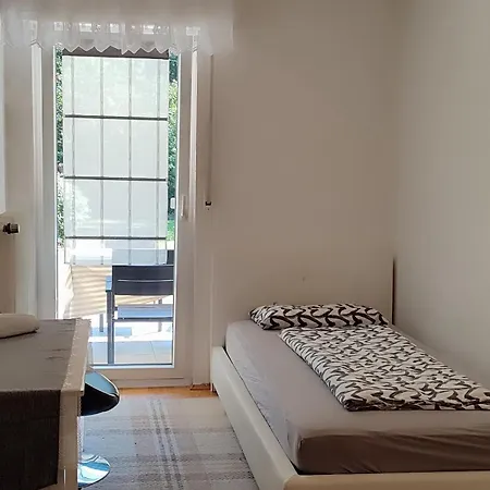 Li's Guestrooms Troisdorf